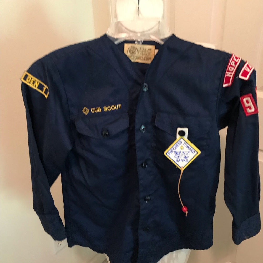 Boy Scouts Cub Scouts long sleeve shirt neck 12